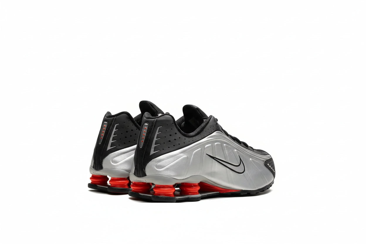 NIKE SHOX R4 Grey